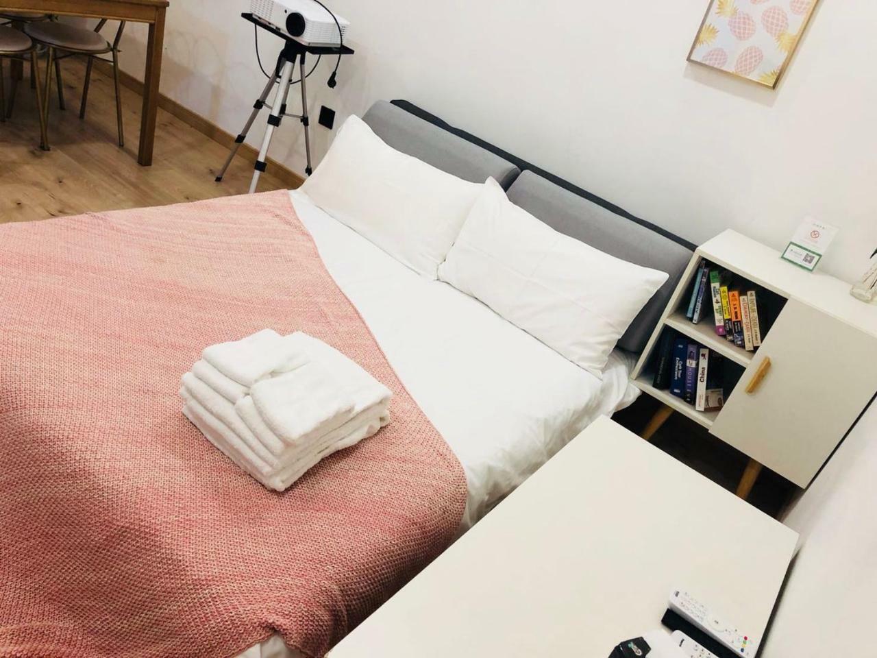 Henry'S Apartment - South Maoming Road Shanghai Luaran gambar